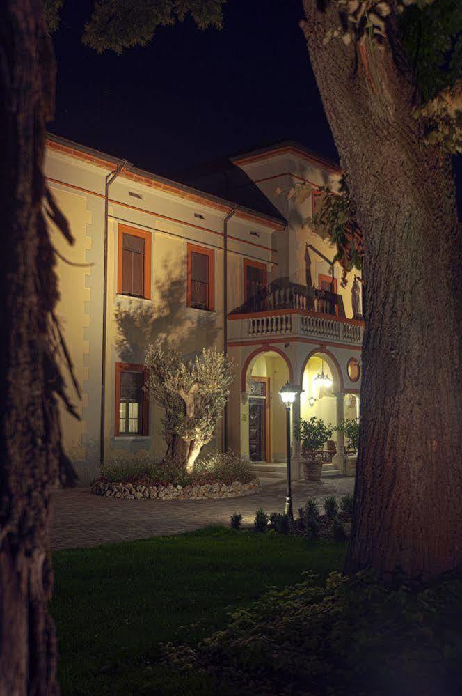 Villa Dei Tigli 920 Liberty Resort Rodigo Exterior photo